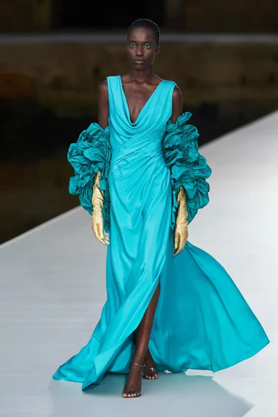 Look 64